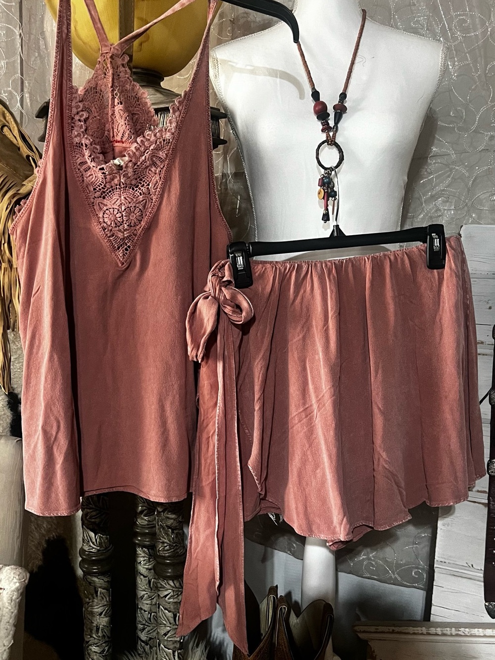 easel Dusty Rose Lace-Trim Satin Cami & Wrap Skirt Set